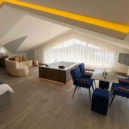 Reflection Of The Bosphorus *