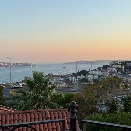Reflection Of The Bosphorus איסטמבול